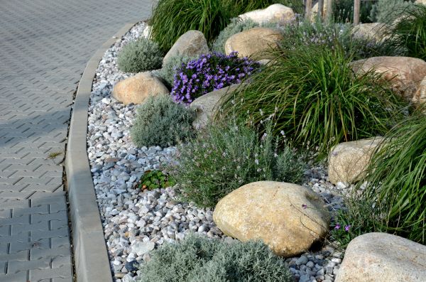Yard Curbing Replacement Service